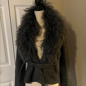 Chic Gray wool jacket with real lamb fur, medium size woman! So warm, chic